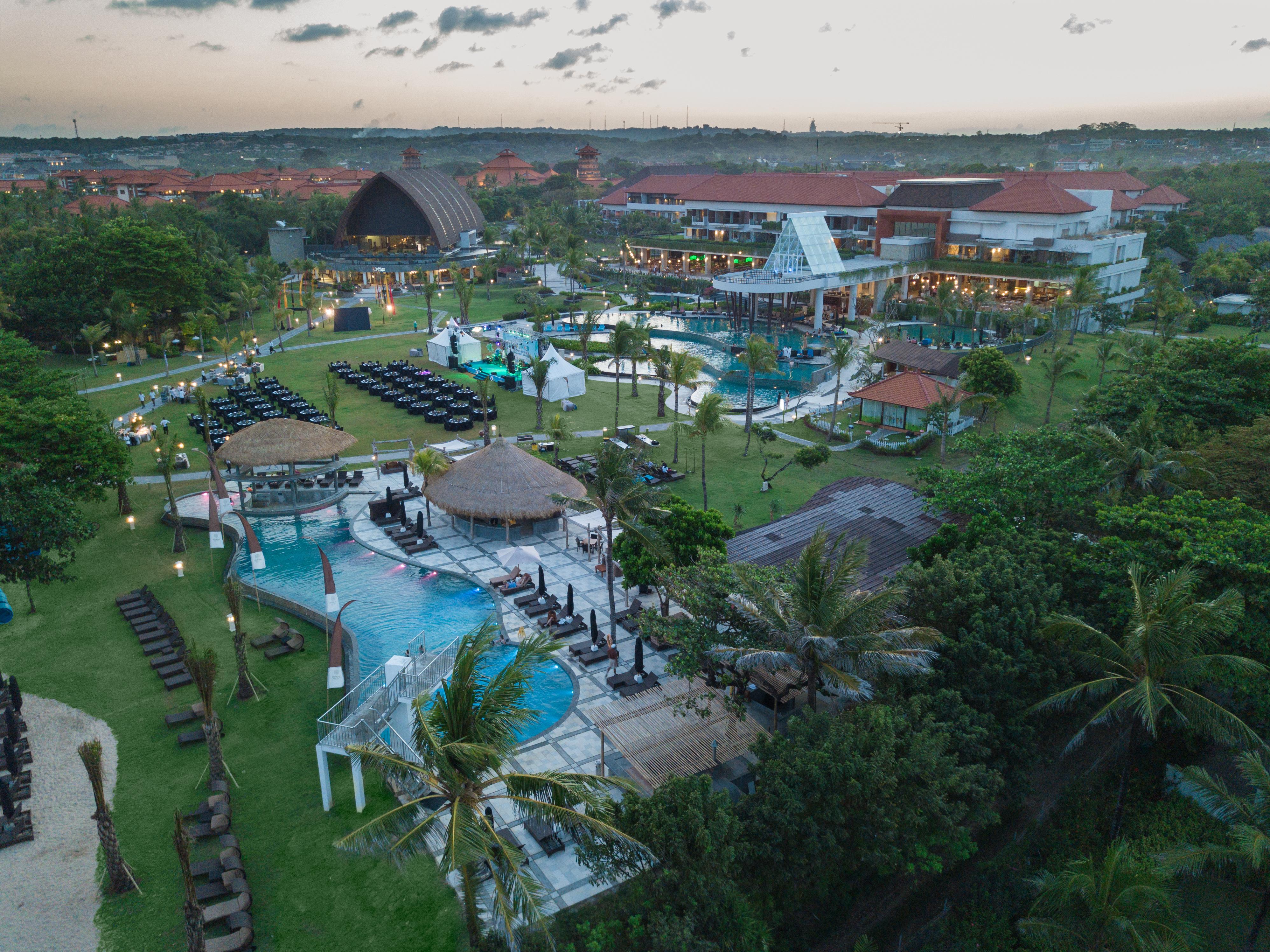 Merusaka Nusa Dua Exterior foto Aerial view of the resort