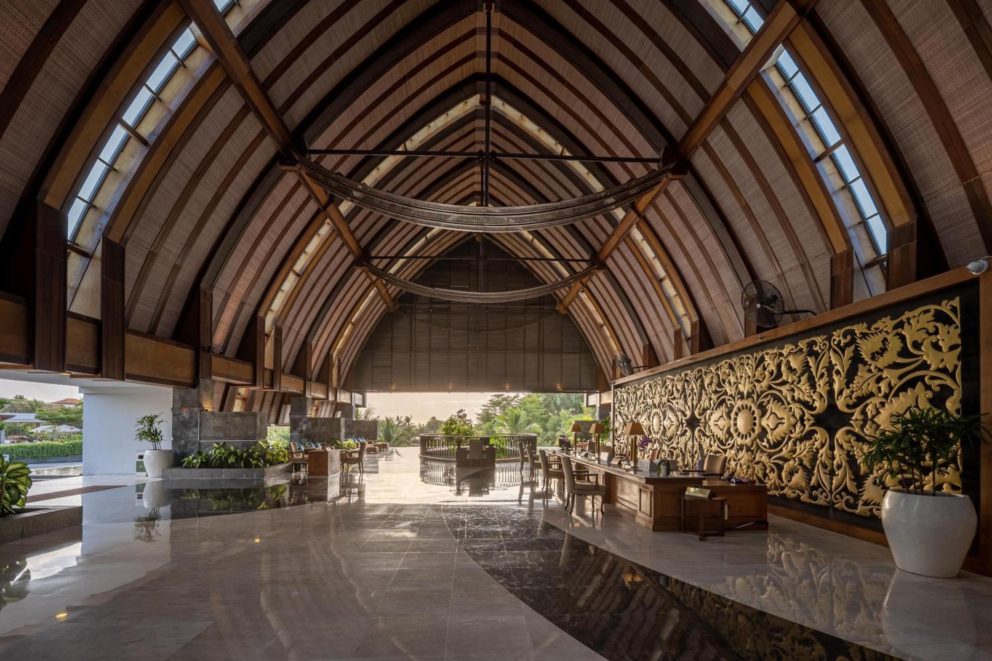 Merusaka Nusa Dua Exterior foto The lobby of the hotel