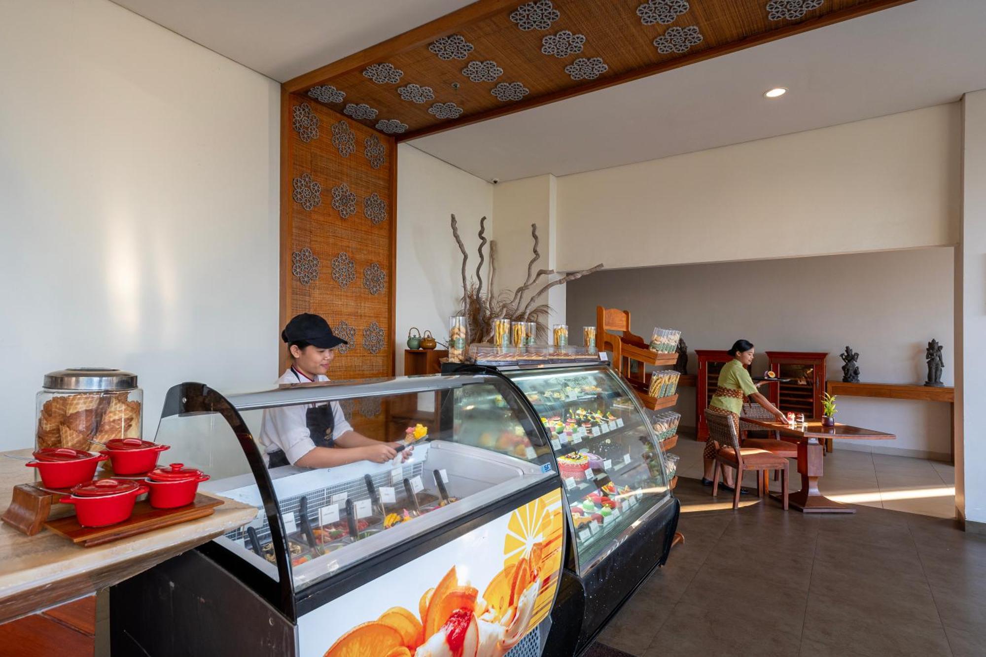 Merusaka Nusa Dua Exterior foto The Pastry Shop