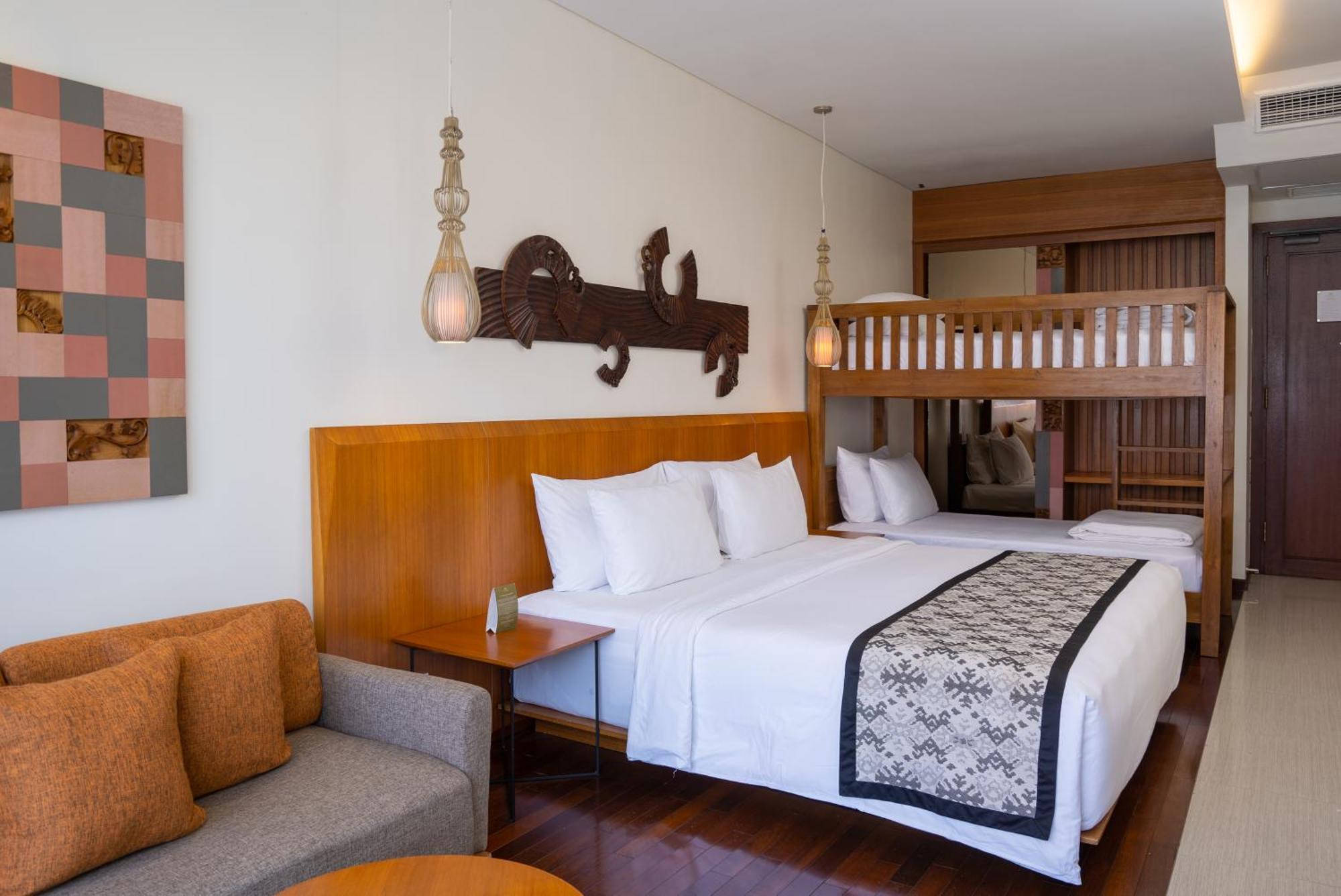 Merusaka Nusa Dua Exterior foto Family room